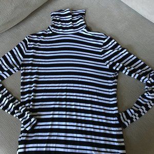 Women's long sleeve top